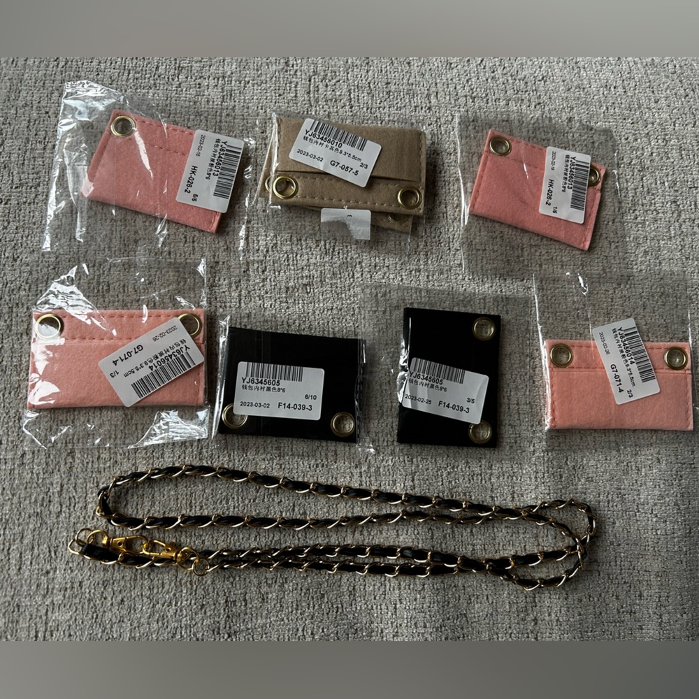 Mini Wallet Inserts with One Chain
